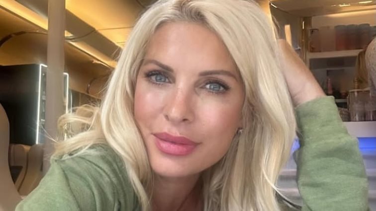 H Ελένη Μενεγάκη μάς λέει καλημέρα και μαγεύει με τη νέα της selfie