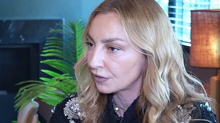 Ρούλα Ρέβη: Οι δυο πιο όμορφες Ελληνίδες, η κακότροπη παρουσιάστρια &amp; η διαφορά ηλικίας με τον Τότσικα