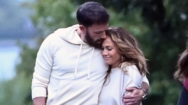 Η Jennifer Lopez σπάει τη σιωπή της για να υποστηρίξει τον σύντροφό της, Ben Affleck