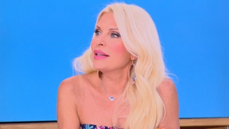 Ελένη Μενεγάκη: Με πλησίασε ένα φρέσκο αγόρι, καλογυμνασμένο - "Μπράβο θράσος" είπα