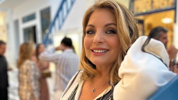 Η Άντζελα Γκερέκου στη Μύκονο | Οι φωτογραφίες που δημοσίευσε