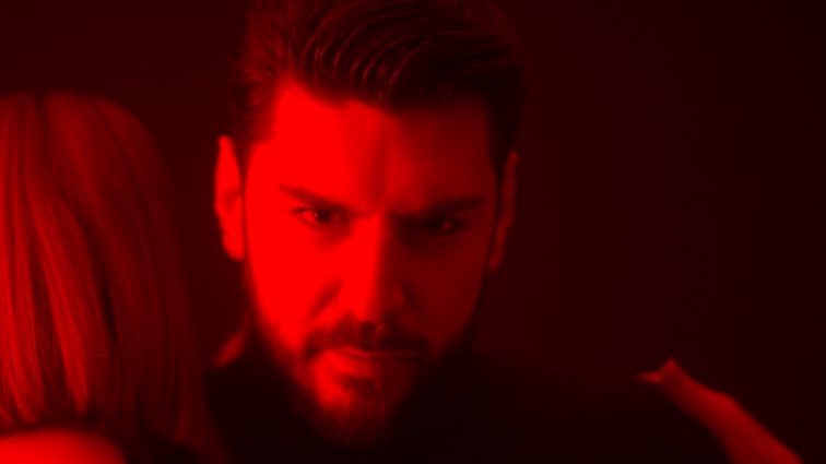 Άρης Βανταράκης | Κάνει το δισκογραφικό του ντεμπούτο με το &quot;Άργησες Λίγο Παραπάνω&quot;