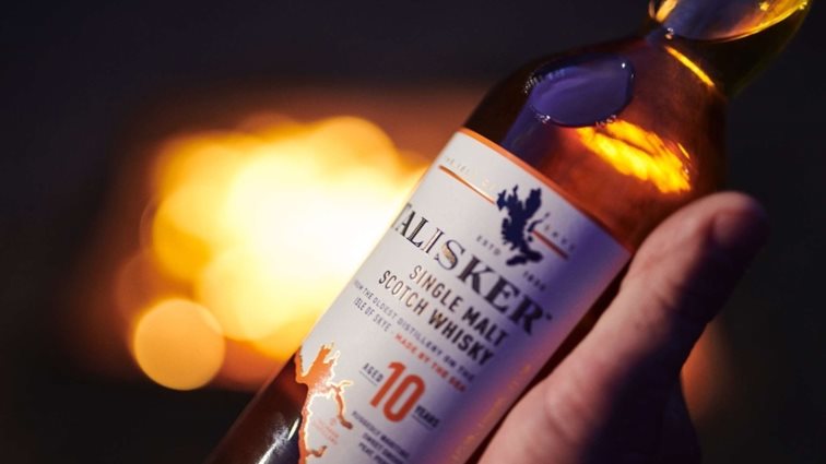 Το τέλειο χριστουγεννιάτικο δώρο: Ένα σκωτσέζικο single malt ουίσκι με θαλασσινό, πιπεράτο χαρακτήρα