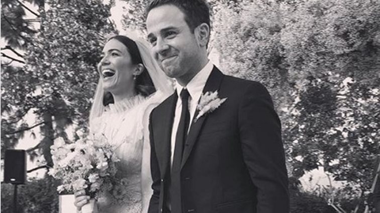 Mandy Moore : Παντρεύτηκε με ένα ονειρικό νυφικό