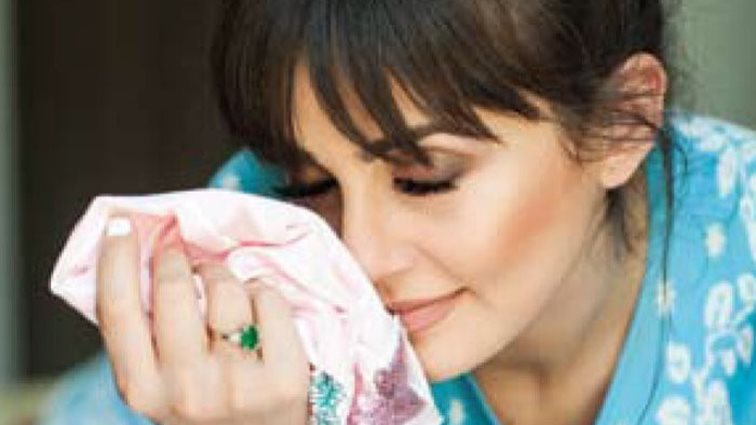 Αγγελική Δαλιάνη: Δημοσίευσε την πρώτη φωτογραφία του μωρού της από την θερμοκοιτίδα