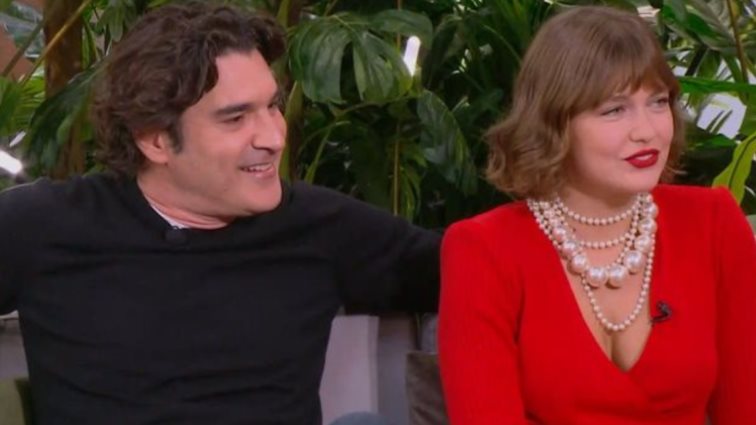 Ο Χριστόφορος Παπακαλιάτης και η Κλέλια Ανδριολάτου στην "Ελένη" | Η πρώτη τους επαγγελματική συνάντηση &amp; τα απρόοπτα στα γυρίσματα του "Maestro"