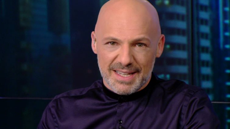 Νίκος Μουτσινάς: Απίστευτες εκπλήξεις on air &amp; παρέλαση καλεσμένων για τη γιορτή του!