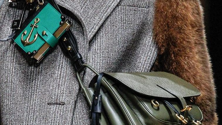 Prada: Ο οίκος καταργεί την αληθινή γούνα
