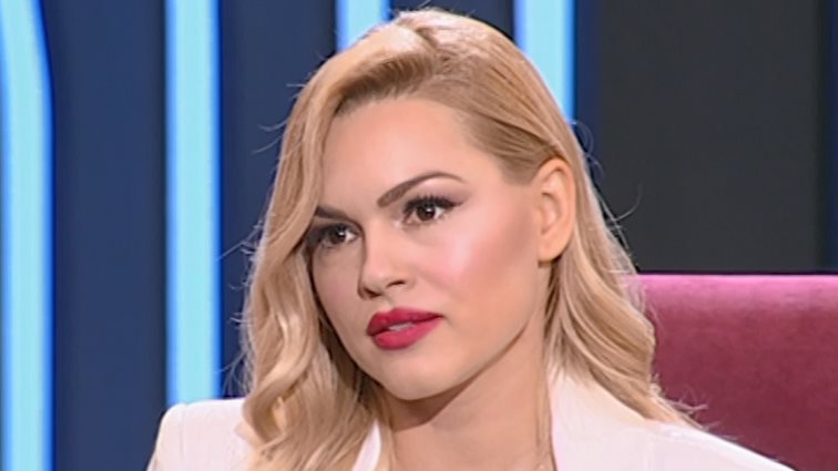 Βίκυ Κάβουρα: Η εξομολόγηση στη Μελέτη για τις οικονομικές δυσκολίες: «Έλεγα, &quot;πώς θα επιβιώσω;&quot;»