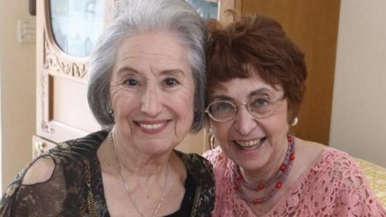 Έφη Παπαθεοδώρου: "Εκείνο το καλοκαίρι έγινε το μπαμ και μας πήραν για το Παρά Πέντε"