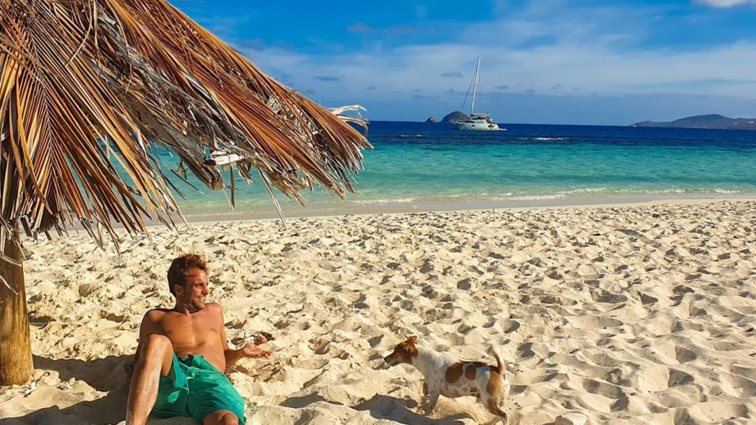 Πώς θα φτιάξεις σώμα μέσα στο νερό: Αυτή είναι η προπόνηση των φετινών διακοπών σου