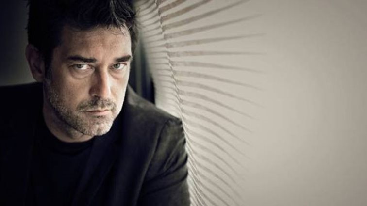 Burak Hakki: «Γιατί τα ελληνικά σήριαλ δεν είναι καλοφτιαγμένα»