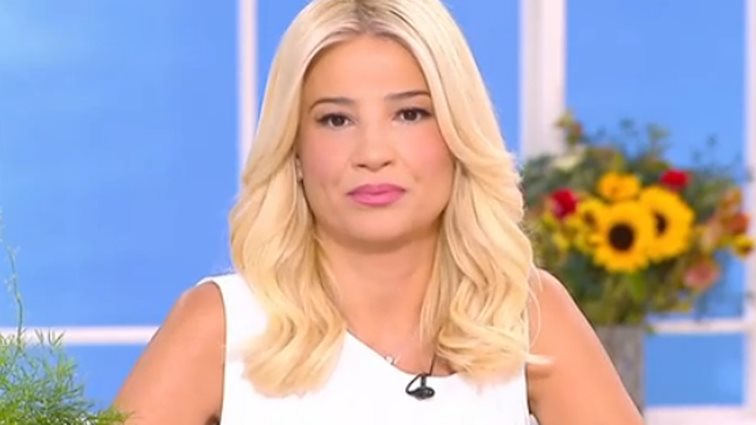 Φαίη Σκορδά: "Θα ήθελα πάρα πολύ να συναντήσω τον Γρηγόρη Αρναούτογλου και να κάνουμε μια συνέντευξη. Φαντάζομαι δεν θα αρνηθεί ο ίδιος"