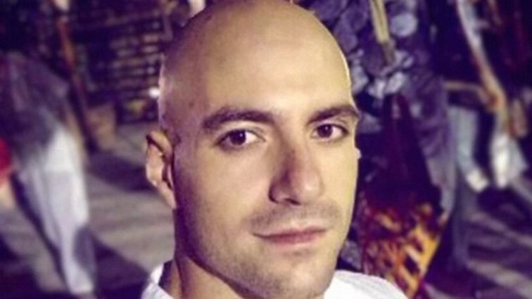 Θεσσαλονίκη: Τελευταίο αντίο στον αστυνομικό που σκοτώθηκε από ναυτική φωτοβολίδα - Συντετριμμένη η οικογένειά του