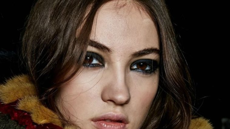 Ενοχλητικό μουτζούρωμα από τη μάσκαρα;
: Να πώς θα το αποφύγεις!