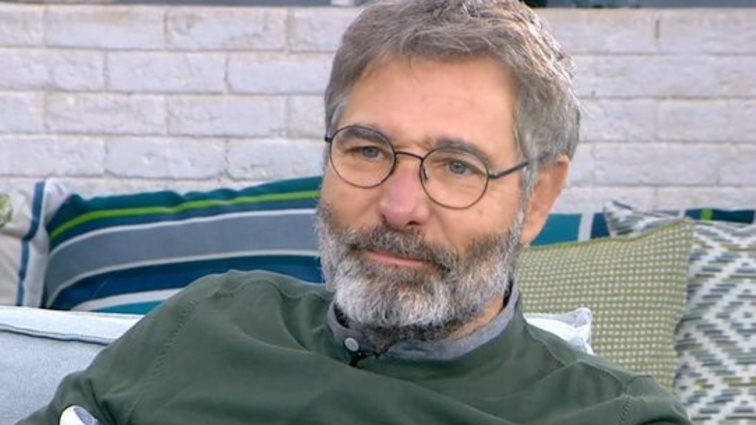 Θοδωρής Αθερίδης: "Αργήσαμε να πούμε ότι είμαστε ζευγάρι με τη Σμαράγδα Καρύδη γιατί δεν μας ενδιέφερε να το πούμε"