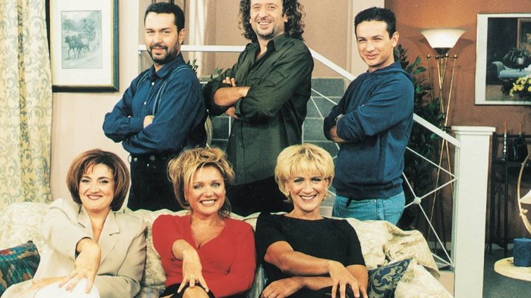 Reunion για τα &quot;Εγκλήματα&quot; στην &quot;Τούρτα της Μαμάς&quot; | Τελικά και η Υρώ Μανέ μπήκε στη σειρά!