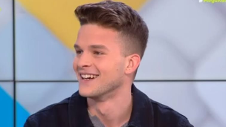 X-Factor | Ο Θάνος Λάμπρου στην πρώτη του συνέντευξη: "Είναι περίεργο να μπαίνεις στο TikTok εννιά ώρες μετά και να βλέπεις 200 και 300 χιλιάδες views"