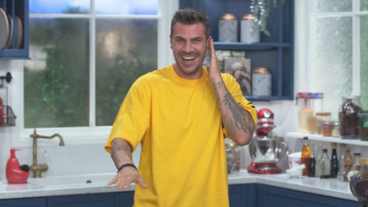 Ο Άκης Πετρετζίκης επιστρέφει στο &quot;Kitchen Lab&quot; - Τι θα δούμε στην πρεμιέρα;