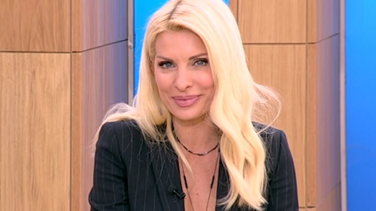 Ελένη Μενεγάκη
: Ποια tv star των 90s υποδέχθηκε στην εκπομπή;