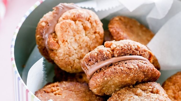 MamaPost by The Mamagers: Γεμιστά μπισκότα βρώμης με φυστικοβούτυρο που θα λατρέψουν τα παιδιά