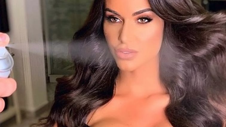 Ιωάννα Μπέλλα : Έκοψε τα μαλλιά της &amp; ομολογουμένως είναι μία... άλλη!