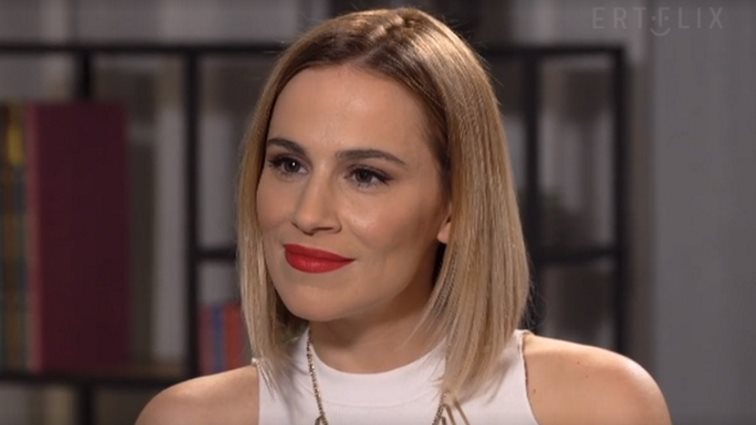 Νάντια Μπουλέ: Μιλά πρώτη φορά για την επιστροφή της στην τηλεόραση ως πρωταγωνίστρια στη νέα σειρά του Alpha