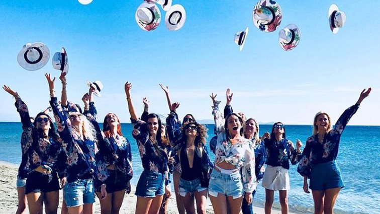 Αθηνά Οικονομάκου: Βρήκαμε την καλύτερη φωτογραφία από το  bachelorette party της!