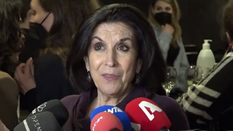 Νένα Μεντή: "Αντί να πάρω ηρεμιστικό, παίρνω αποβλακωτικό με τα ριάλιτι"