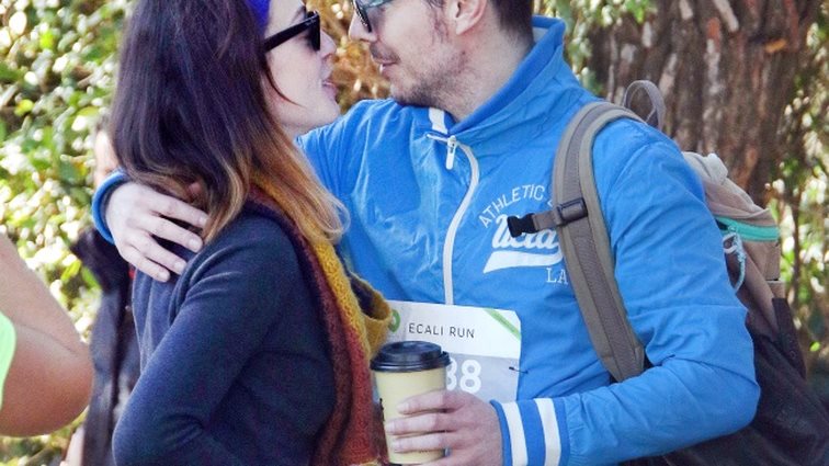 Βανέσσα Αδαμοπούλου - Ιωάννης Παπαζήσης: Ερωτευμένοι όπως την πρώτη μέρα! Πρωινή βόλτα με τον γιο τους: Φωτογραφίες