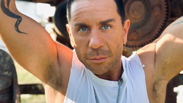 Video of the day | O Γιώργος Μαζωνάκης μεταμορφώνεται σε Αλίκη Βουγιουκλάκη