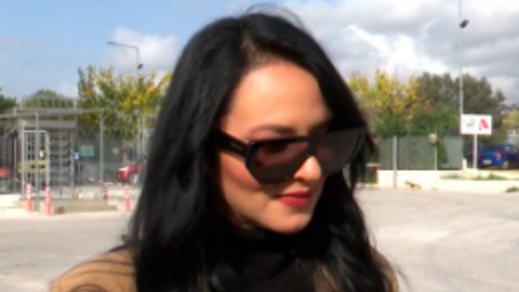 Η Ζενεβιέβ Μαζαρί για τον Γιάννη Αϊβάζη: "Ο Αϊβάζης είναι το κλασσικό είδος Έλληνα που θα πάει διακοπές στο εξωτερικό και θα του λείπει η φασολάδα της μάνας του"