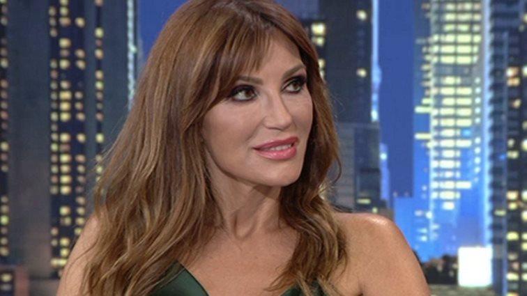 Βίκυ Χατζηβασιλείου | Δείτε την να κάνει εντυπωσιακή βουτιά στα νερά του Αιγαίου