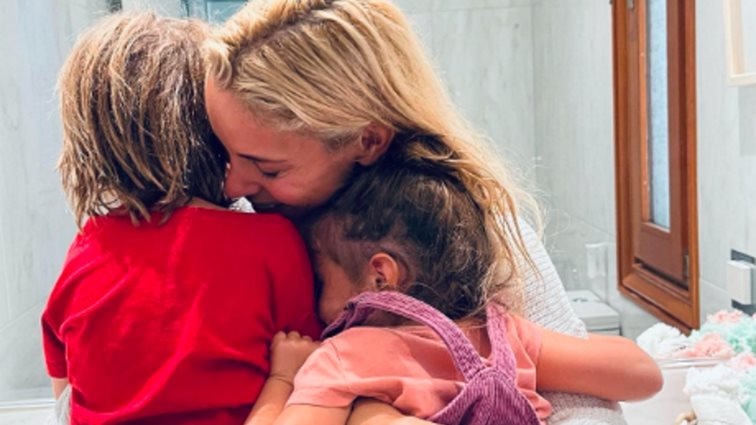 Δούκισσα Νομικού: &quot;Κάποιες φορές νιώθω πελαγωμένη με τα παιδιά. Σε ένα μήνα έβγαλα 2 φορές κριθαράκι&quot;