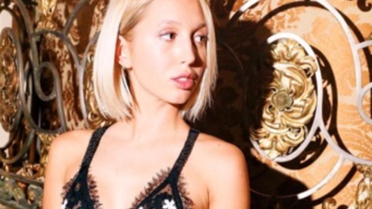 Μαρία Ολυμπία 
: Σαν μοντέλο στην ορκωμοσία της η κόρη του Παύλου και της Μαρί Σαντάλ