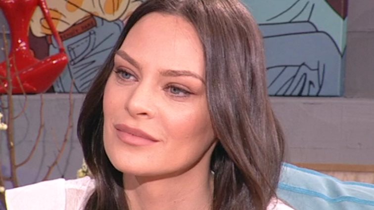 Η Υβόννη Μπόσνιακ Στη Φαίη Σκορδά: Η εξομολόγηση για τη ζωή με τον Αντώνη Ρέμο &amp; την κόρη τους