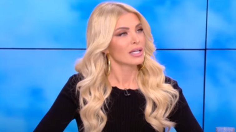 Εκτός &quot;Ευτυχείτε&quot; συνεργάτιδα της Κατερίνας Καινούργιου