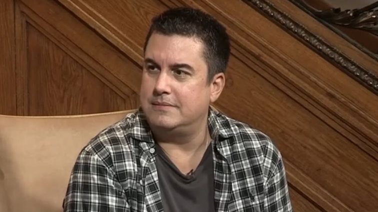 Πάνος Κατσαρίδης: &quot;Αποφεύγω τον έρωτα - Η σύζυγός μου είναι λίγο γκρινιάρα&quot;