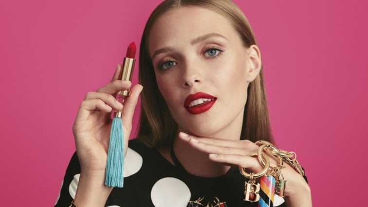 Αυτό είναι το καλύτερο, custom-made κραγιόν για ενυδάτωση και πλούσιο χρώμα στα χείλη