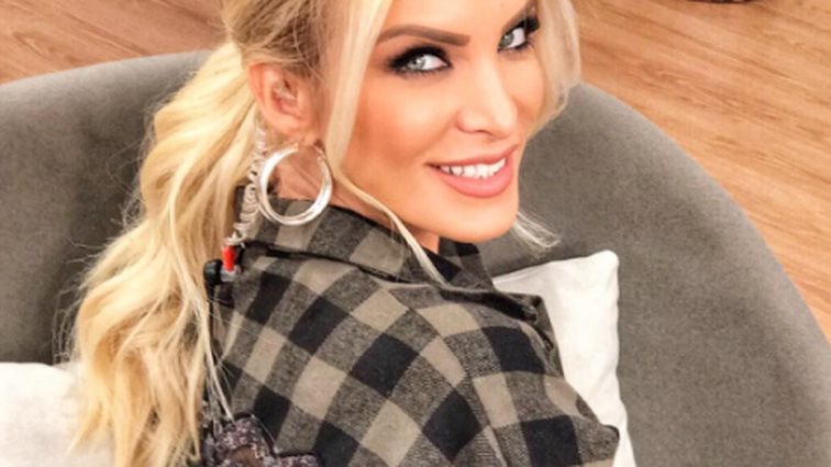 Κατερίνα Καινούργιου: 7 δημοσιογράφοι της ΕΡΤ δεν την αναγνώρισαν στη selfie με τον Παπανδρέου: Τα ειρωνικά σχόλια &amp; η απολαυστική  απάντηση στο «Φτιάξε Καφέ»