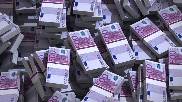 Έθαψε 500ευρα για να μην τα κλέψουν αλλά αχρηστεύτηκαν: Η απίστευτη ιστορία 48χρονου επιχειρηματία