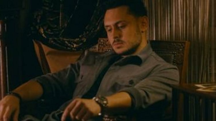 Γιάννης Γρόσης | O νικητής του "X Factor" μας τραγουδά "Δεν Είσαι Αγάπη"