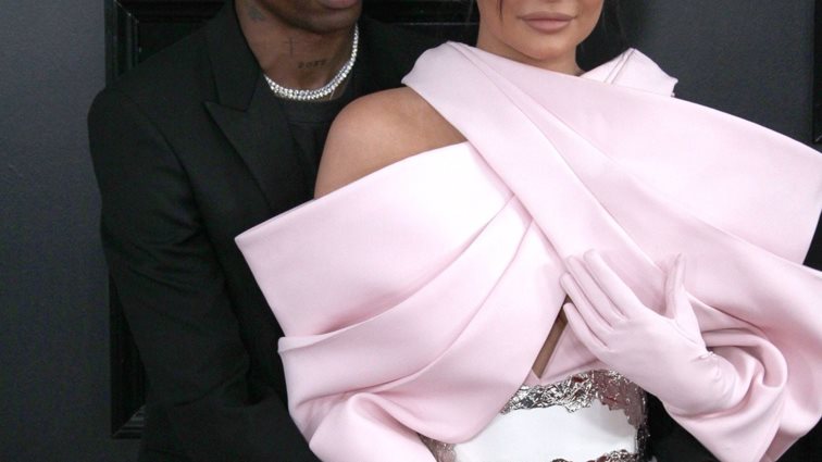 Kylie Jenner : Φωτογραφίζεται γυμνή μαζί με τον Travis Scott στο Playboy
