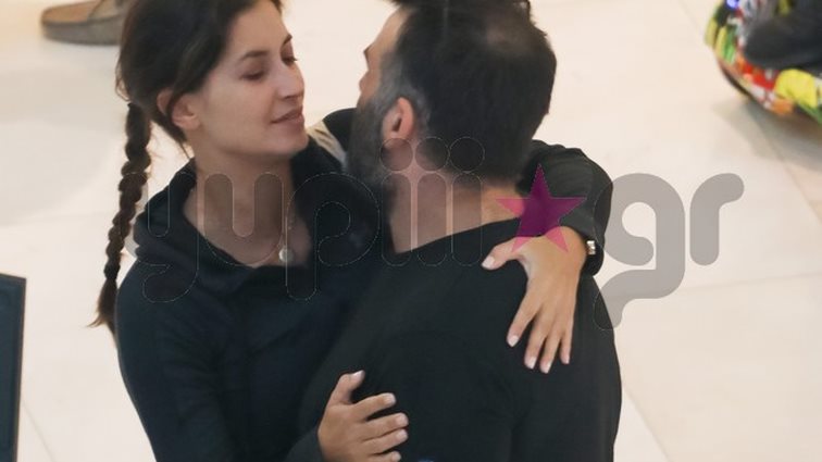 Μάρα Δαρμουσλή &amp; Βασίλης Τσατσάκης: Φουλ του έρωτα! Τα καυτά φιλιά μπροστά στον φακό