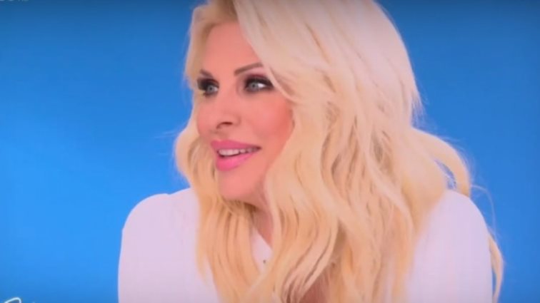 Η απορία της Ελένης Μενεγάκη για τα παιδιά της: &quot;Αναρωτιέμαι καμιά φορά γιατί κυκλοφορούν έτσι&quot;