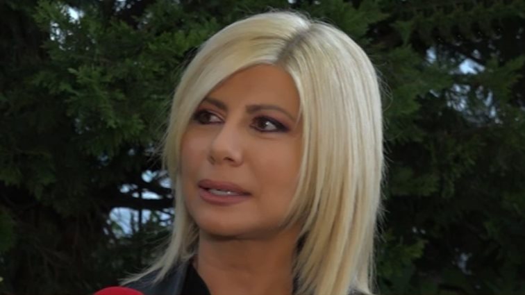 Η Ζήνα Κουτσελίνη σχολιάζει όλα τα πρόσωπα της ελληνικής τηλεόρασης