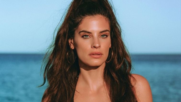 Χριστίνα Μπόμπα | Το concealer για τους μαύρους κύκλους που δεν λείπει ποτέ από το νεσεσέρ της