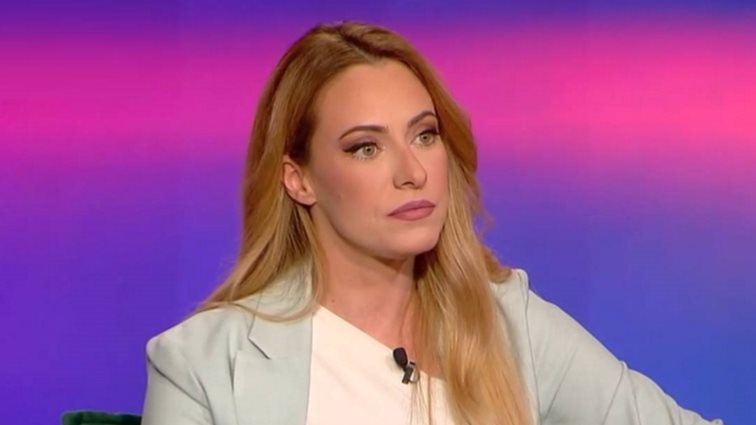 Σοφία Μανωλάκου: &quot;Αν πάρω τον σύντροφό μου και δεν τον βρω, μετά με παίρνει κι είναι ήδη έντρομος&quot;