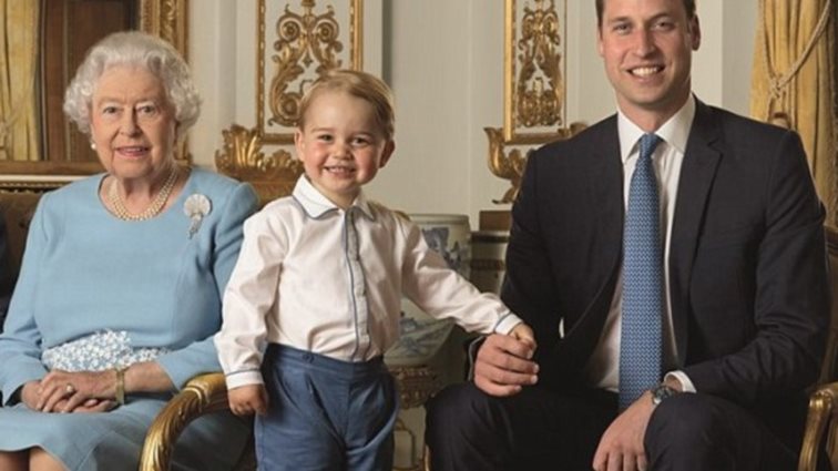 Βρετανική Βασιλική Οικογένεια: Το ιστορικής σημασίας οικογενειακό πορτρέτο για 90α γενέθλια της Βασίλισσας Ελισάβετ