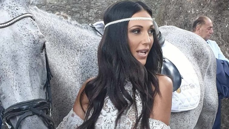 Η Ανθή Βούλγαρη τρώει κόλλυβα για να δυναμώσει από τον κορονοϊό